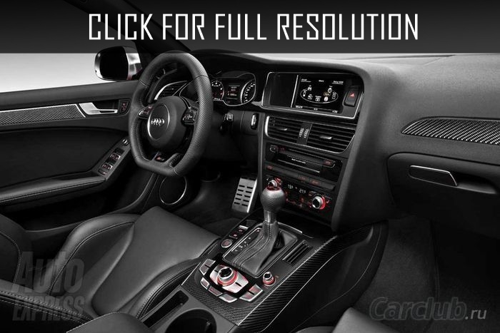 Audi A4 Estate black edition