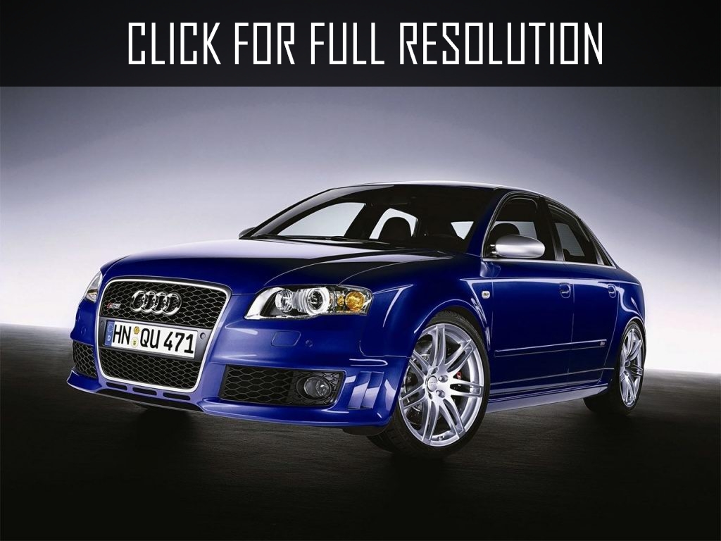 Audi RS4 quattro