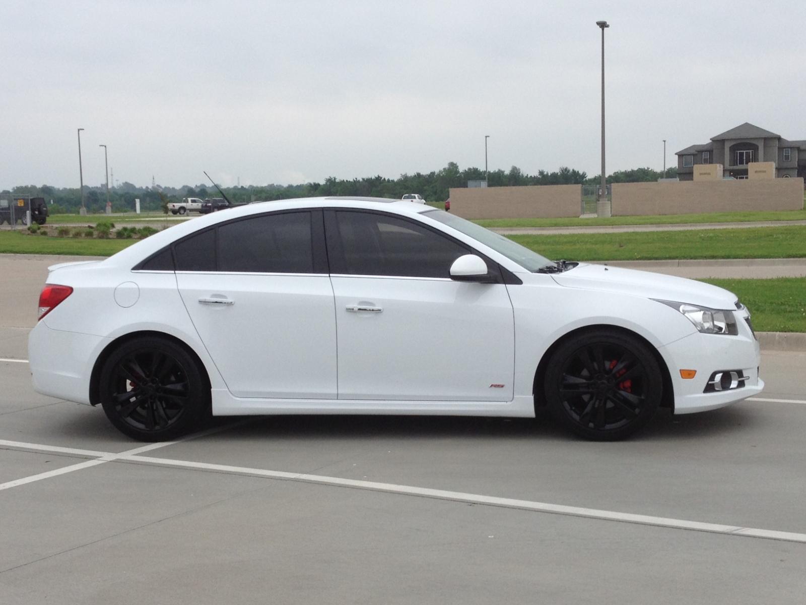 Chevrolet Cruze White