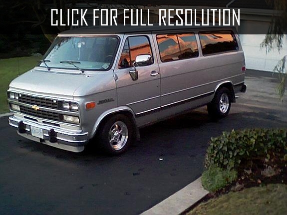 Chevrolet Sport Van