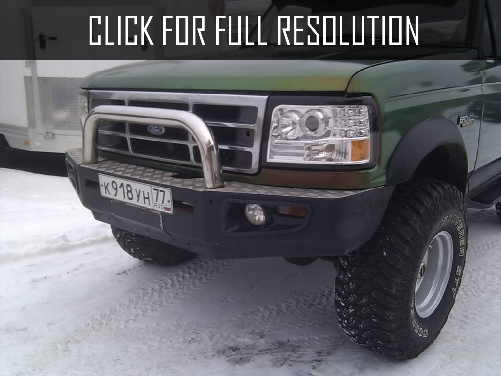 Ford Bronco green