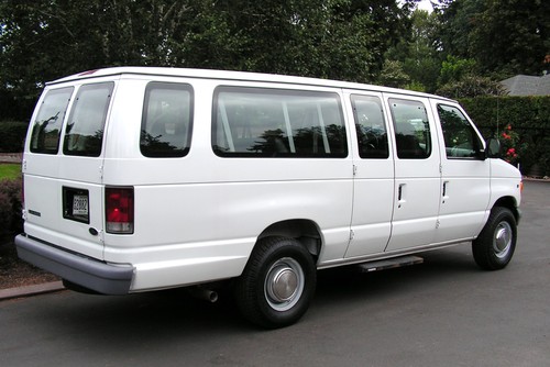 Ford E350 Xlt 15 Passenger Van