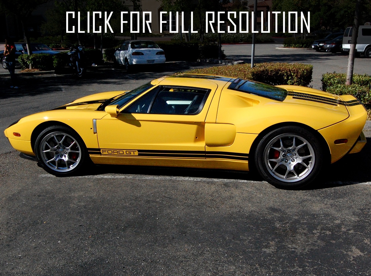 Ford GT Yellow