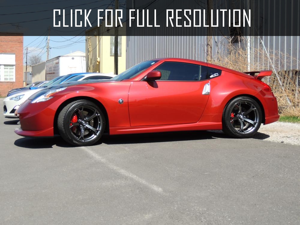Nissan 370z Magma Red