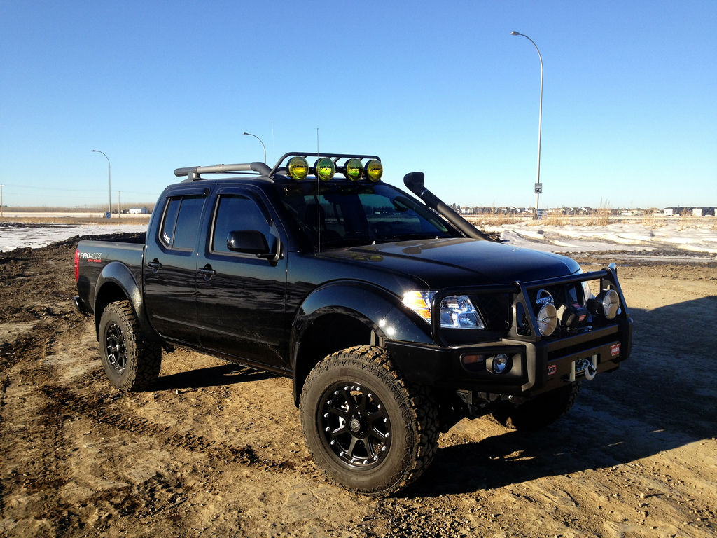 Nissan Frontier Pro 4x Lifted