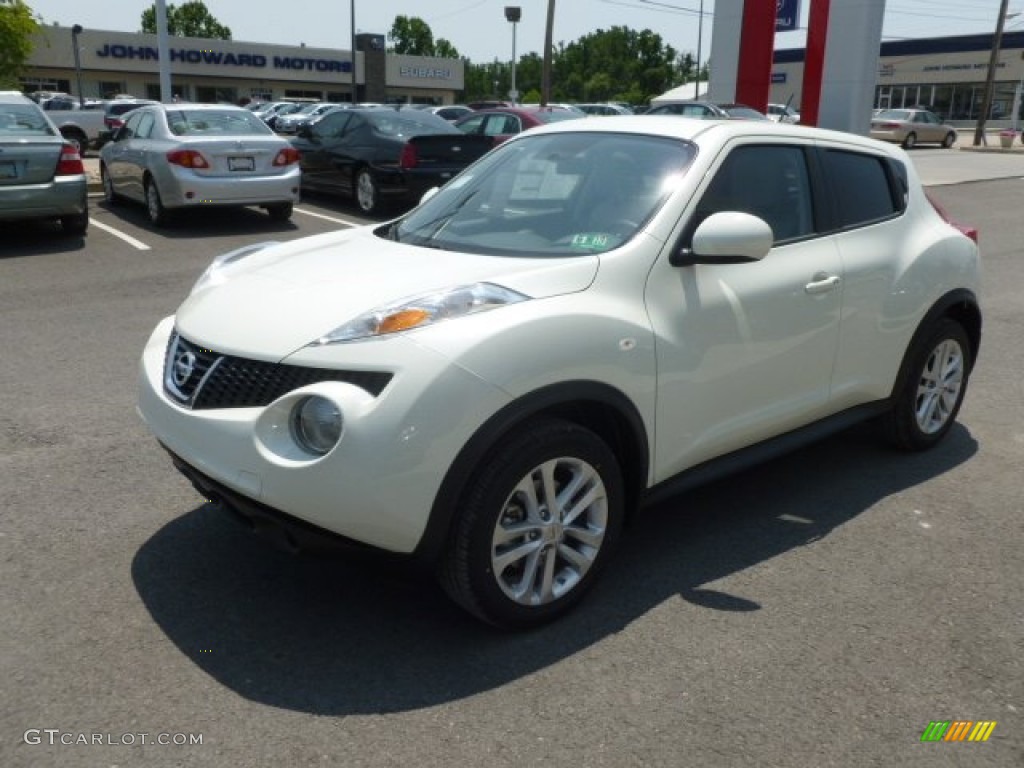 Nissan Juke White Pearl