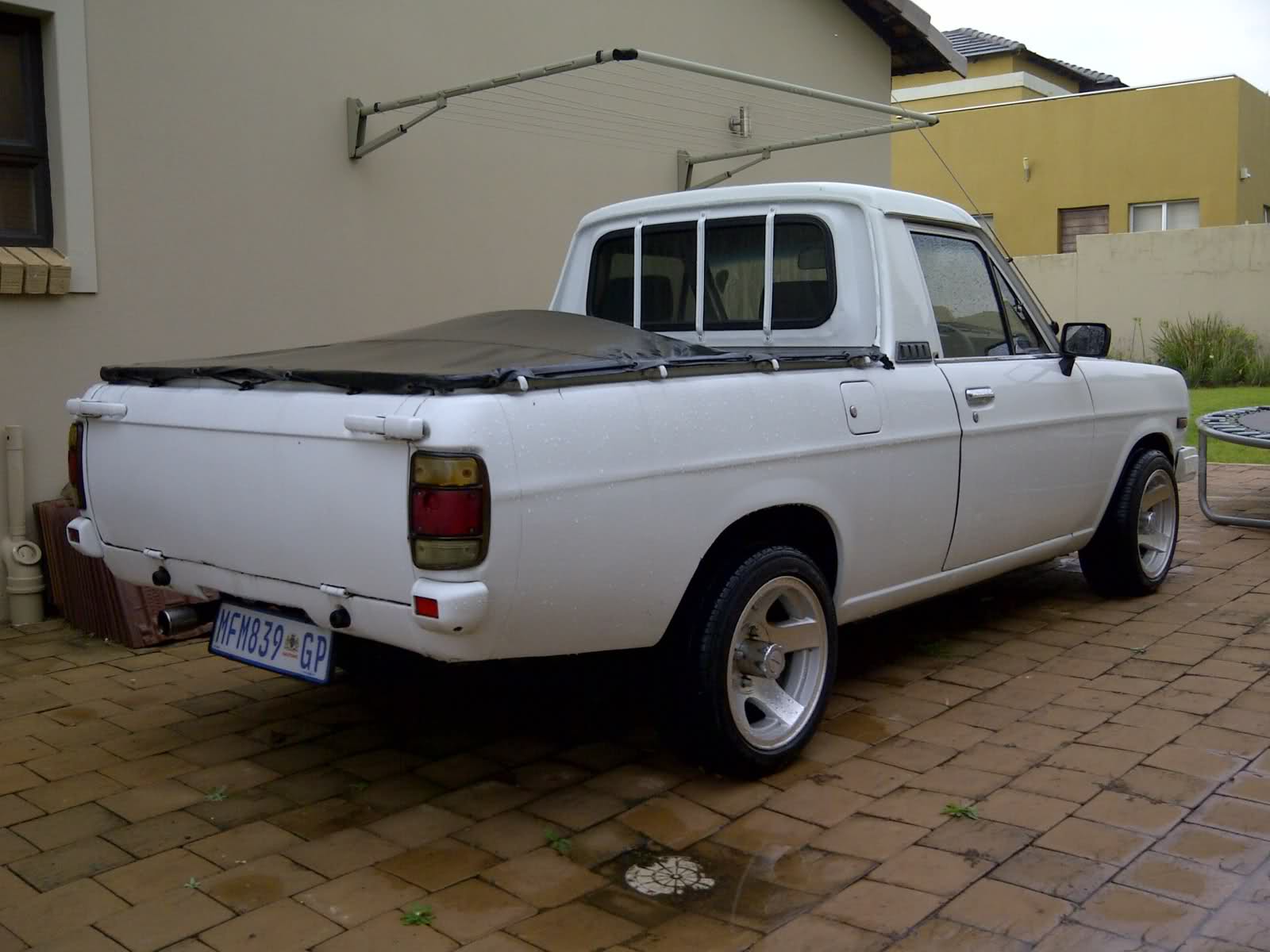 Nissan 1400