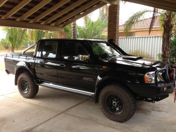 Nissan Navara D22 Modified