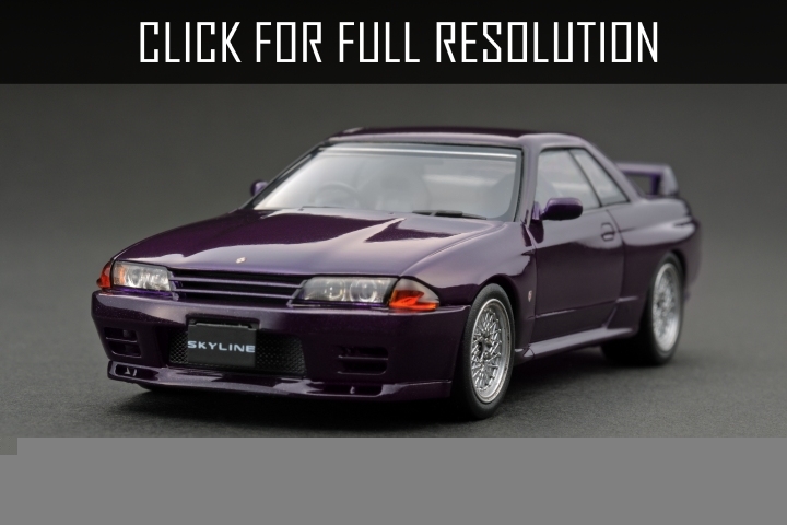 Nissan Skyline Purple
