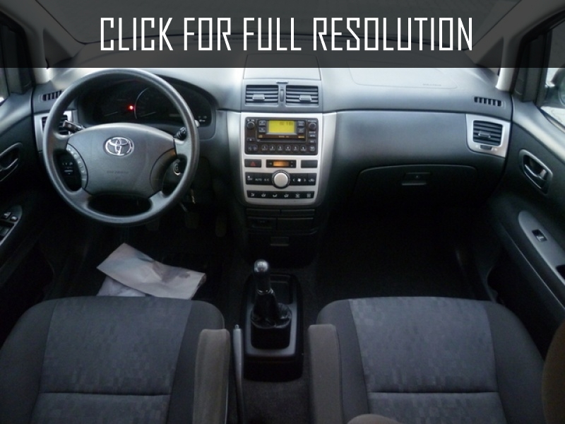 Toyota Avensis Verso 2014
