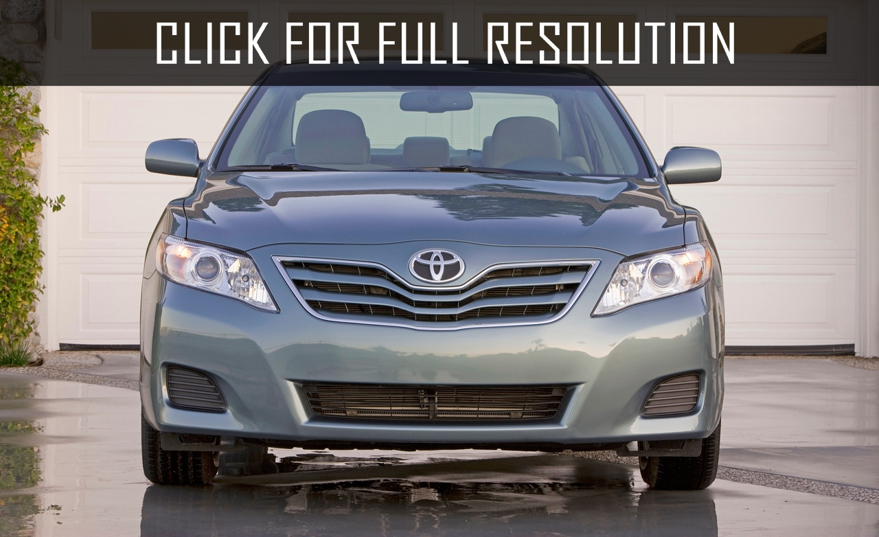 Toyota Camry Le 2011