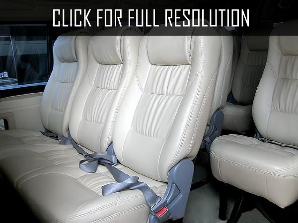 Toyota Hiace 9 Seater