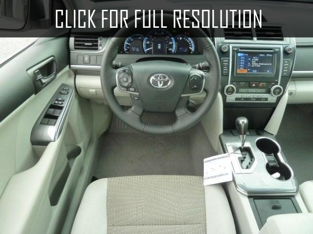 Toyota Hybrid Xle