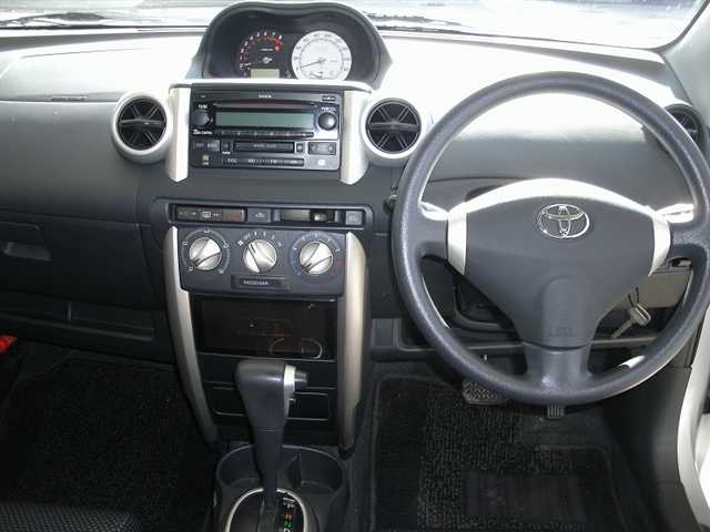 Toyota Ist 2002