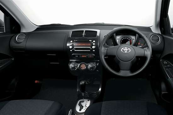 Toyota Ist 2012