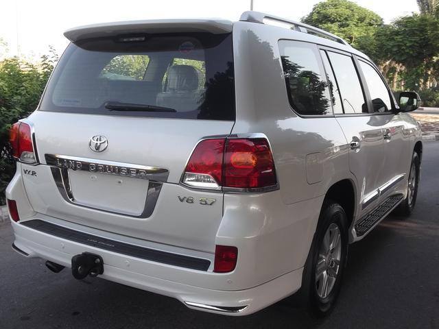 Toyota Land Cruiser V8 5.7