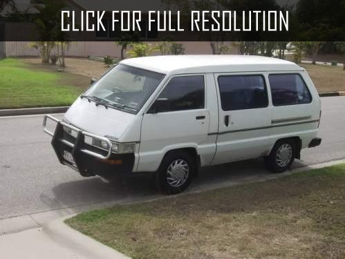 Toyota Previa Van
