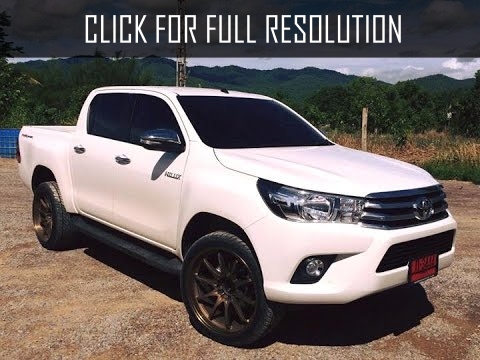 Toyota Revo 2015