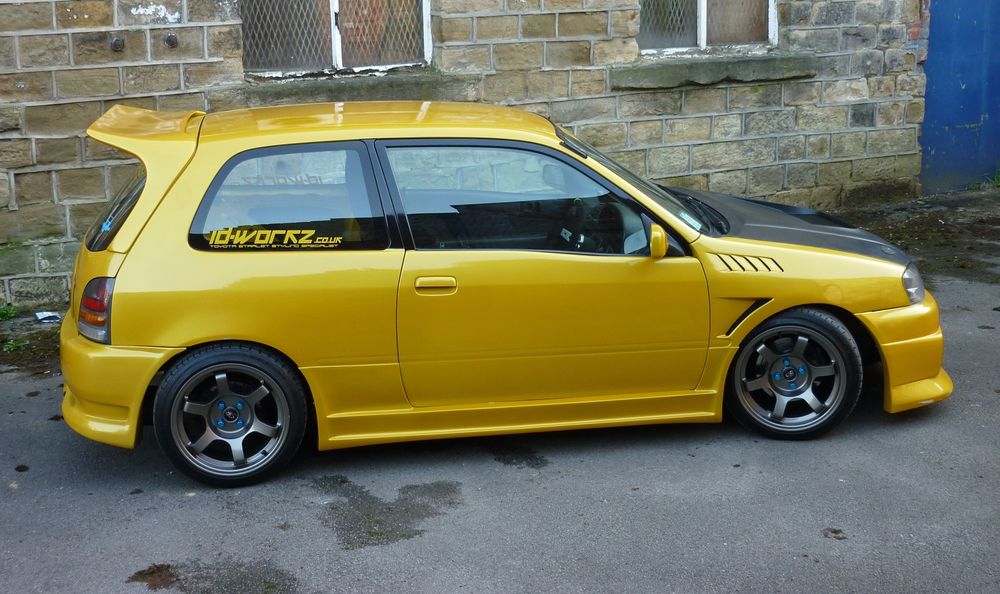 Toyota Starlet Glanza V