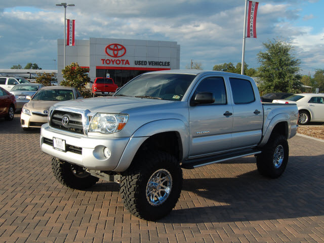 Toyota Tacoma 4x4 Lifted