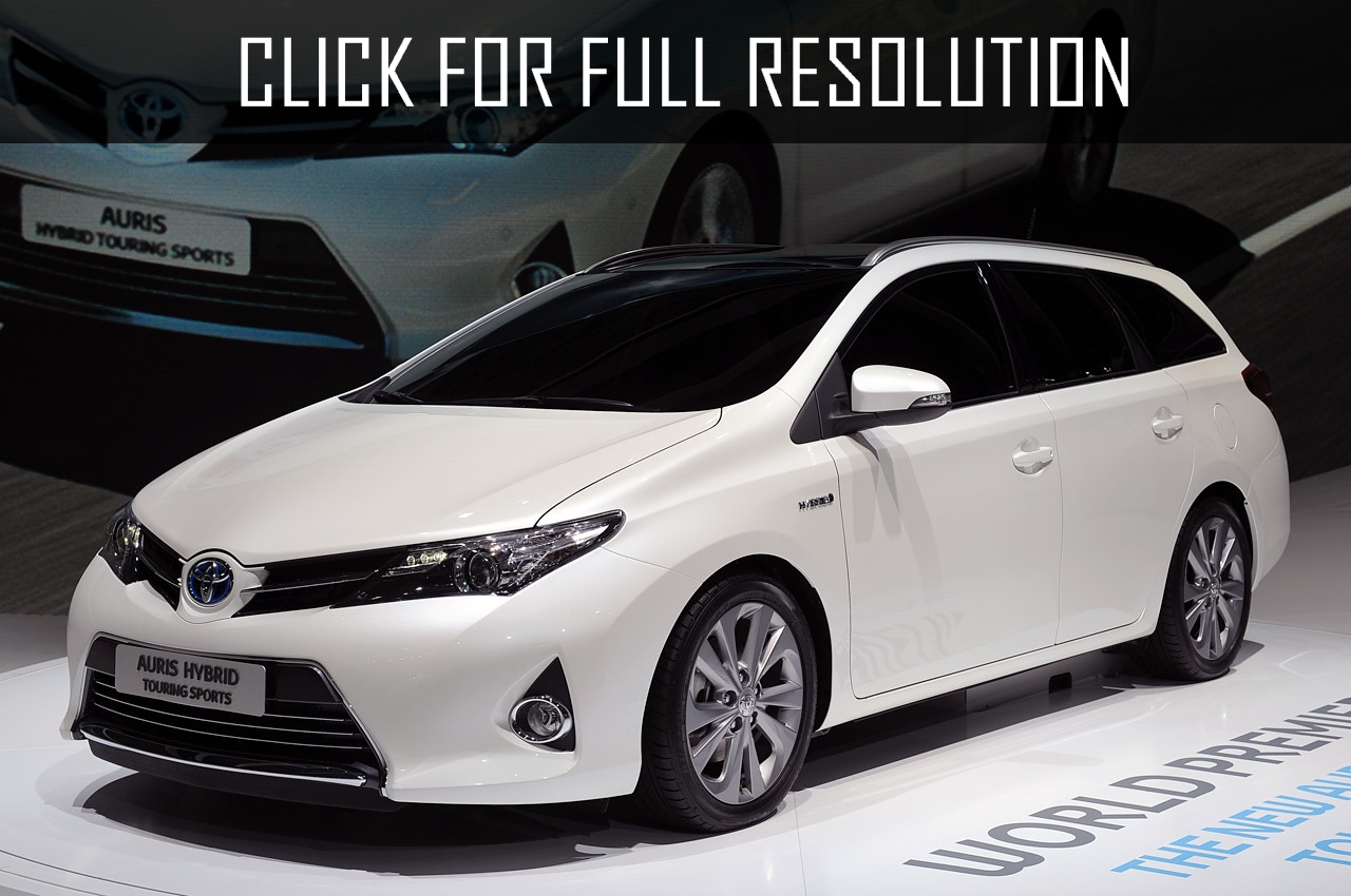 Toyota Verso Hybrid 2015
