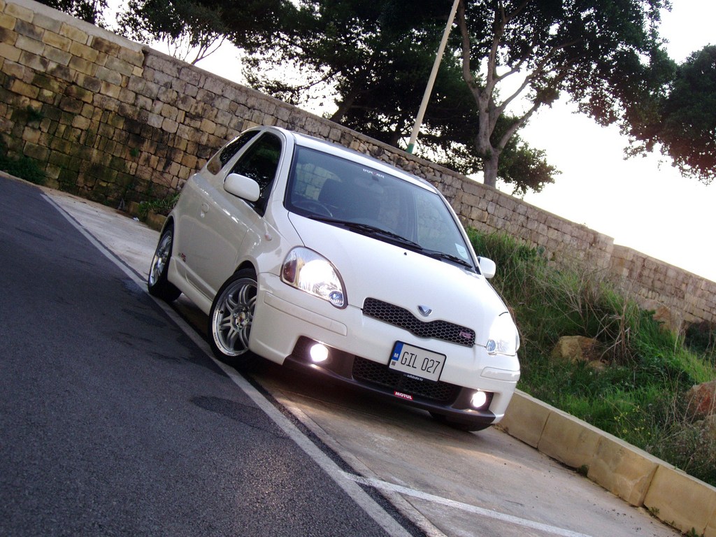 Toyota Vitz Rs 2001