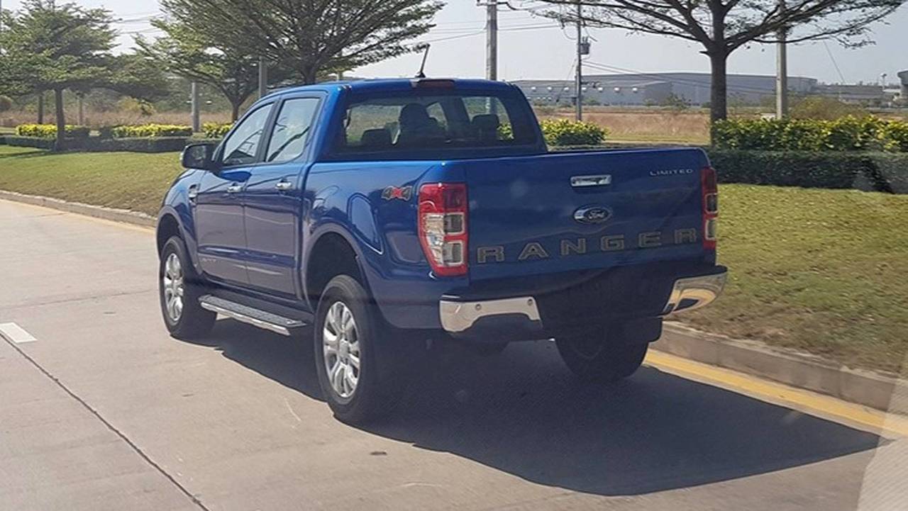 Ford ranger without camouflage