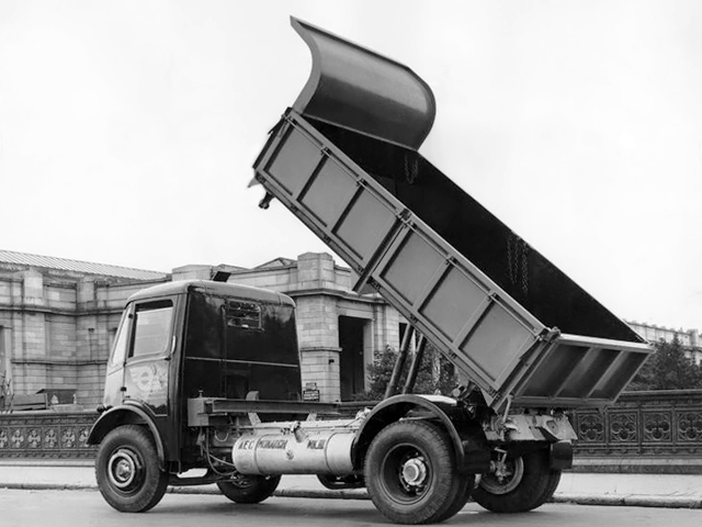 AEC Monarch