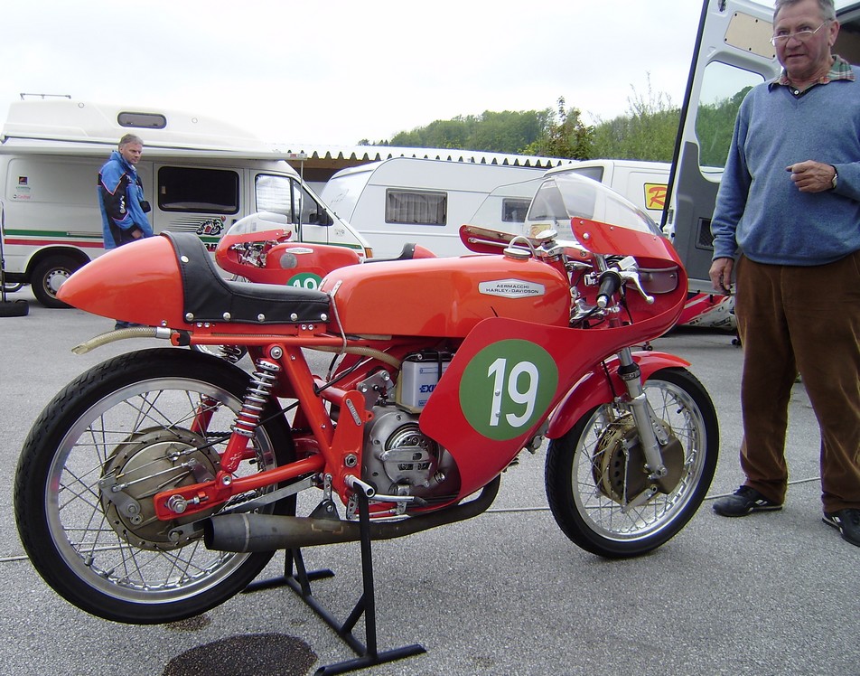 Aermacchi Ala Doro 250