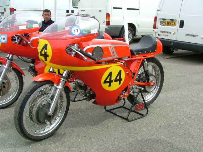 Aermacchi Ala Doro 350