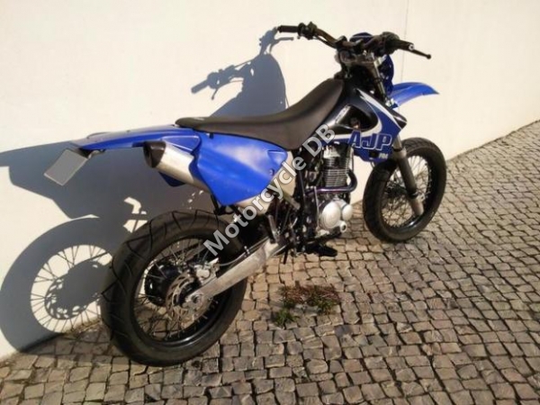 AJP PR4 125 Supermotard