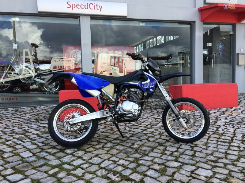 AJP PR4 125 Supermotard AJP PR4 125 Supermotard