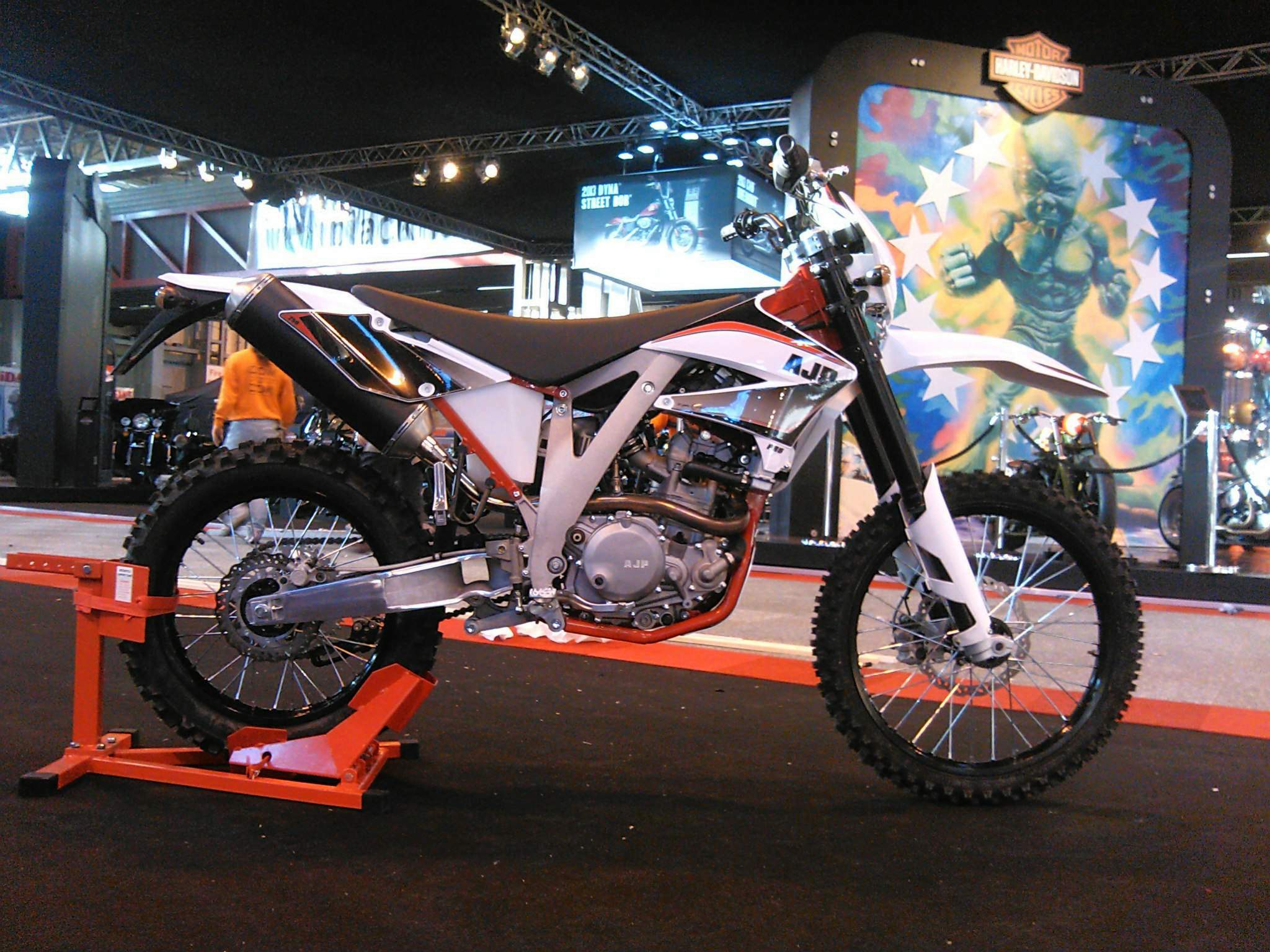 AJP PR4 200