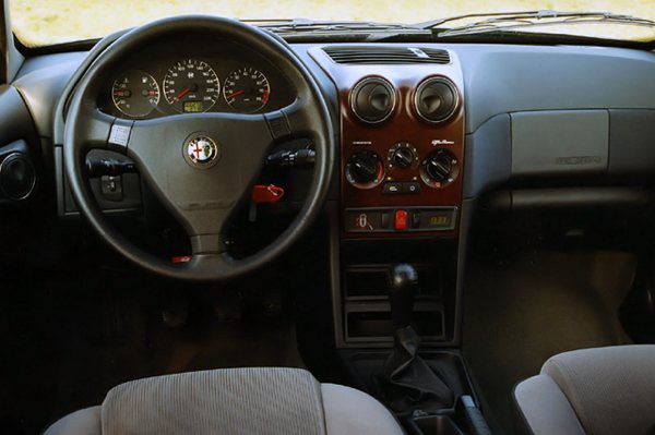 Alfa Romeo 145 1.8