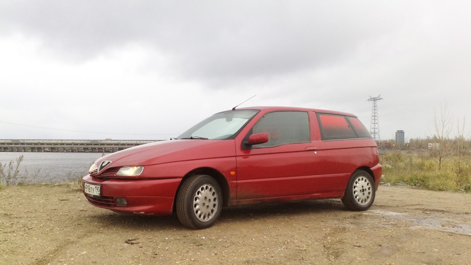 Alfa Romeo 145 Cloverleaf Alfa Romeo 145 Cloverleaf