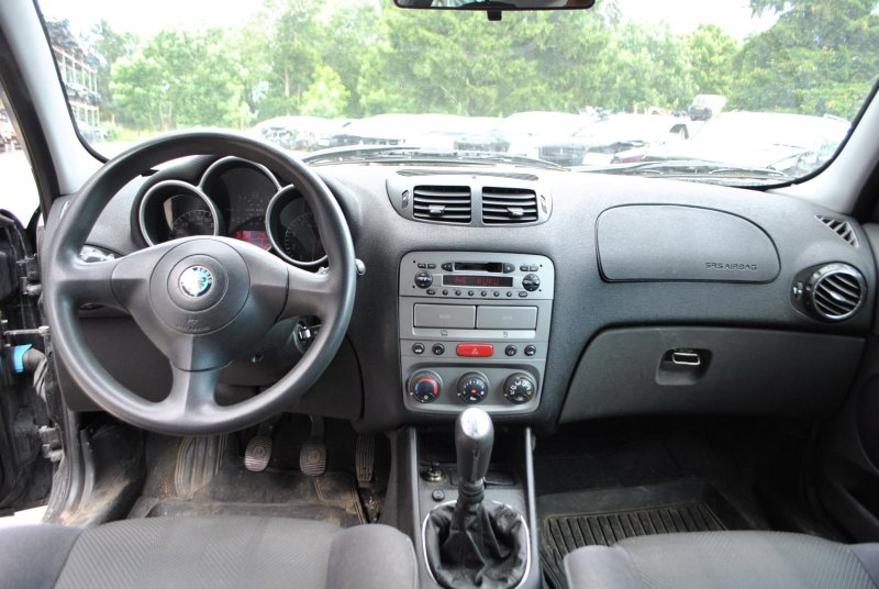 Alfa Romeo 147 16