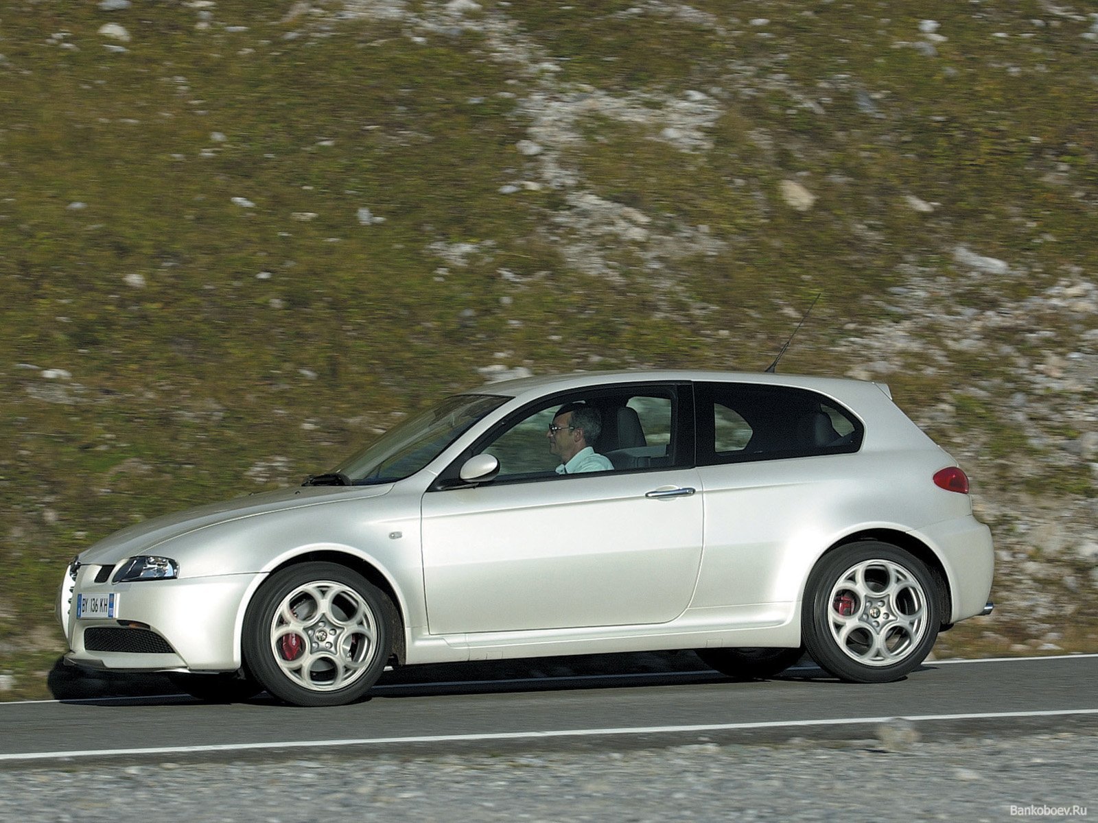 Alfa Romeo 147 3.2