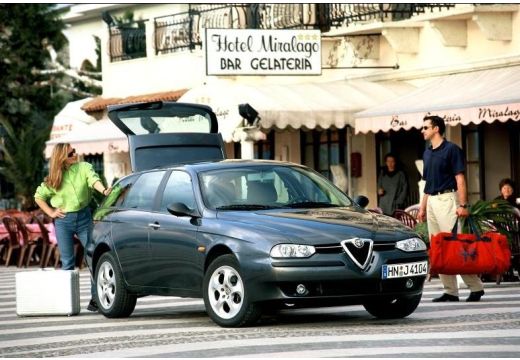 Alfa Romeo 156 Hatchback