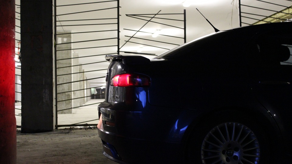 Alfa Romeo 159 blue