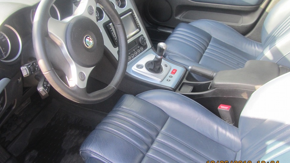 Alfa Romeo 159 blue