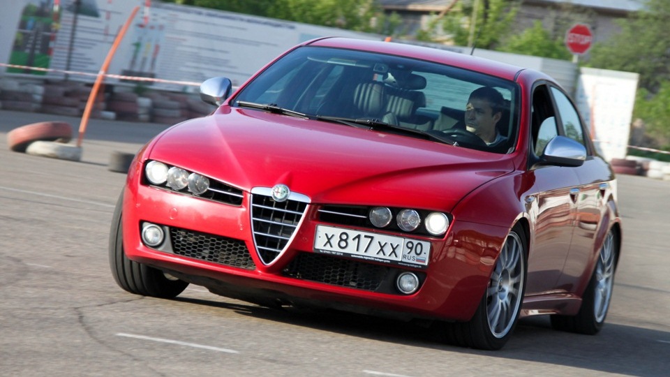 Alfa Romeo 159 TI red