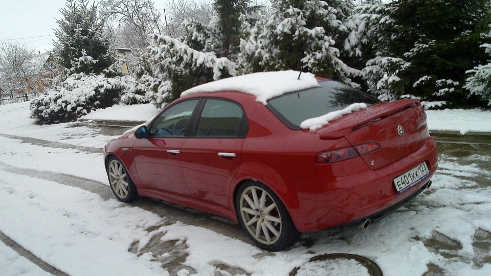 Alfa Romeo 159 TI red