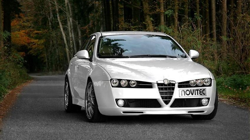 Alfa Romeo 159 white
