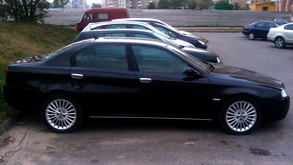 Alfa Romeo 166