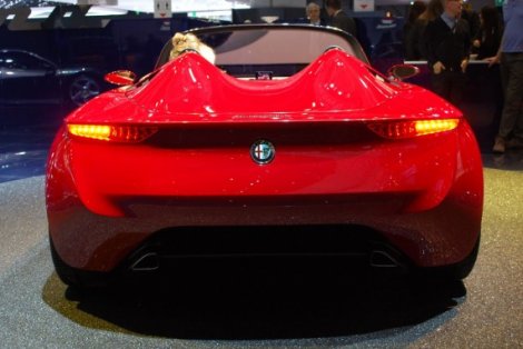 Alfa Romeo 2uettottanta Concept