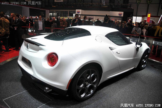 Alfa Romeo 4C White