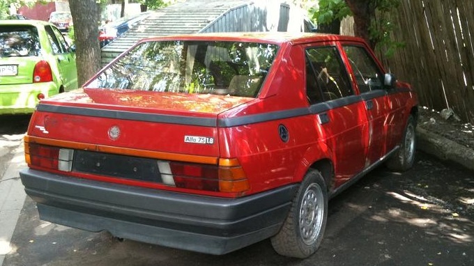Alfa Romeo 75 1.6