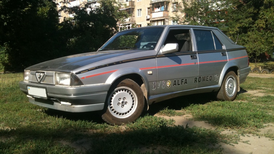 Alfa Romeo 75 2.0