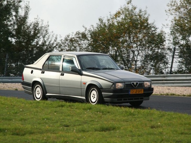 Alfa Romeo 75 2.0 Alfa Romeo 75 2.0