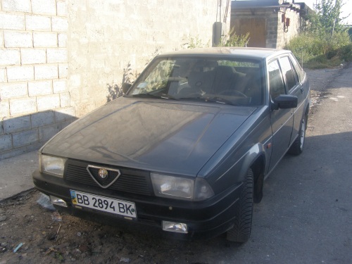 Alfa Romeo 75 2.0